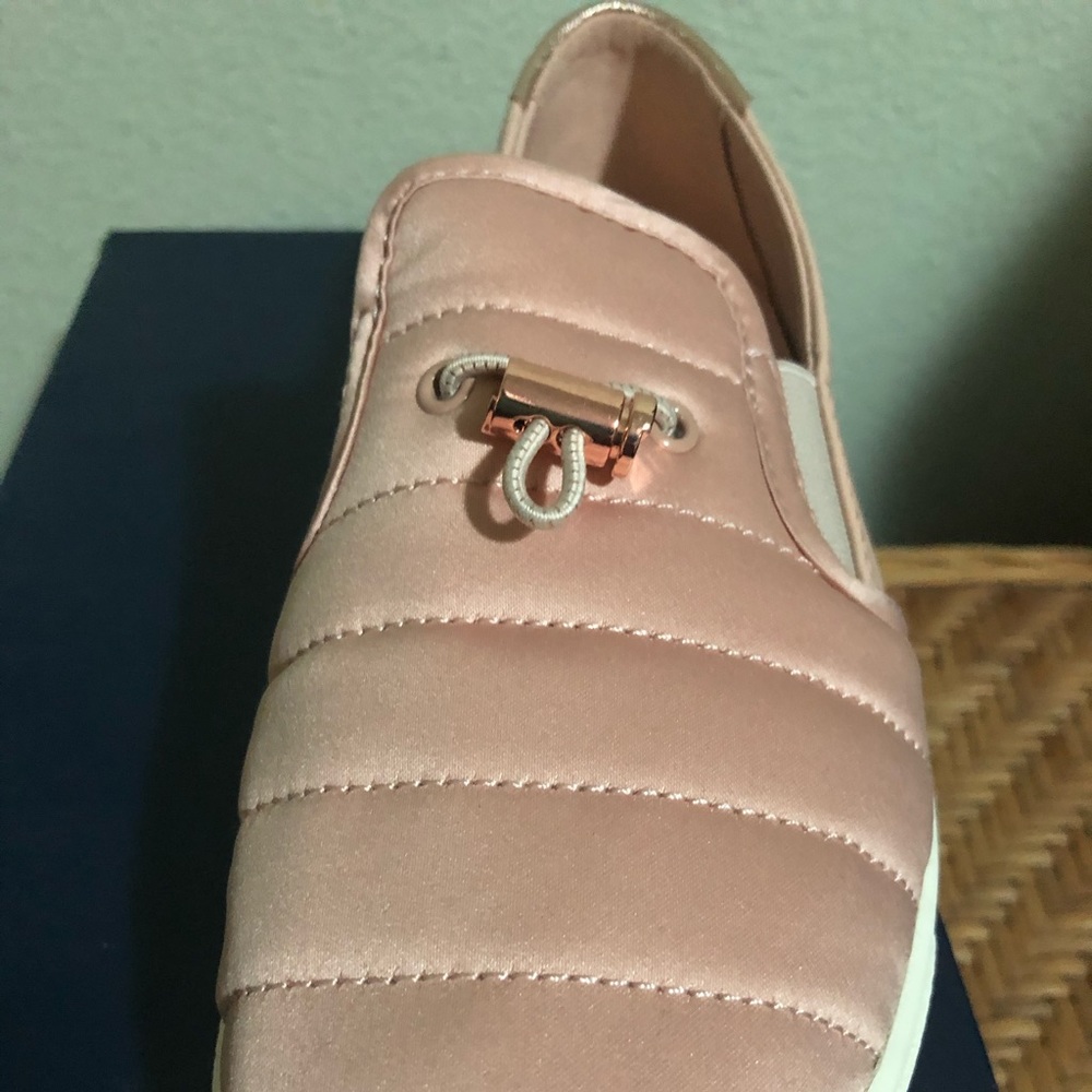Sneakers - Picture 2 of 4